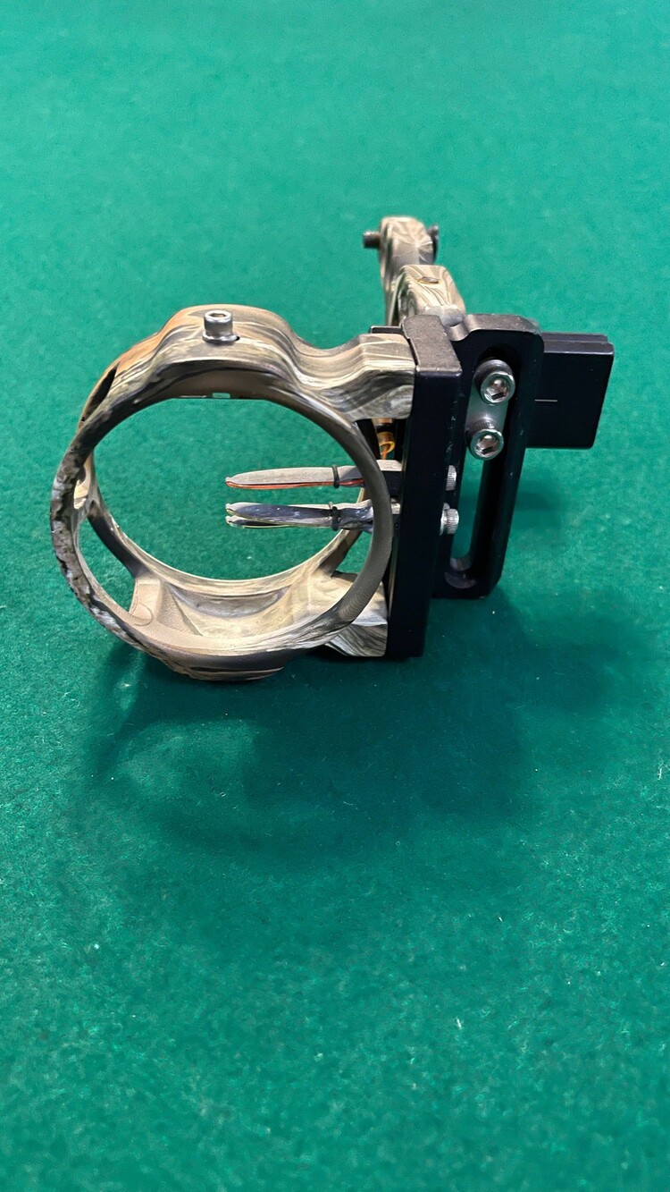 Axiom Archery 3-Pin Fiber Optic Bow Sight Camo Finish Adjustable Mount